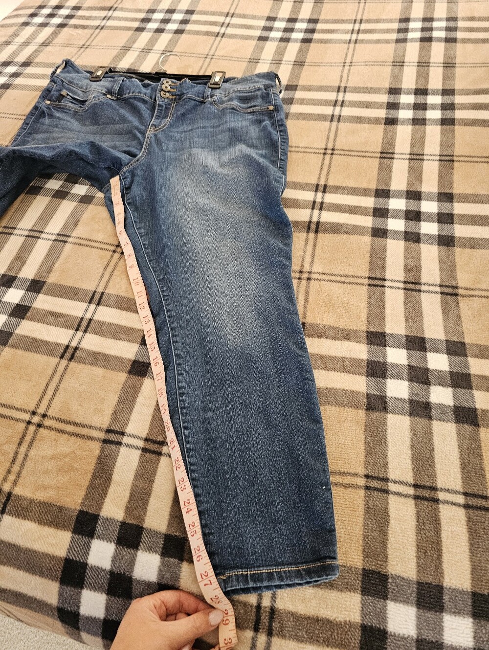 torrid Mid-Rise Ankle Skinny Jeans in Blue Wash - Picture 5 of 8